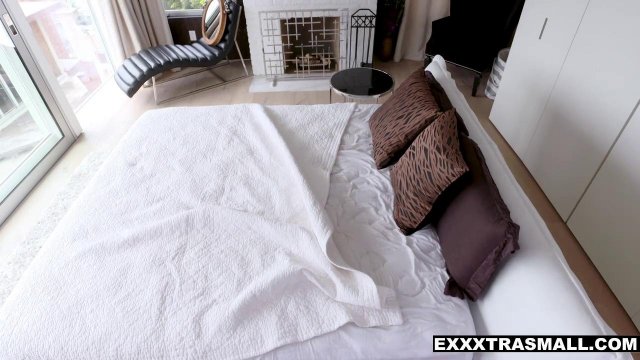 Превью Супружеская пара все утро грубо ебется в душевой комнате и получает удовольствие № 2088