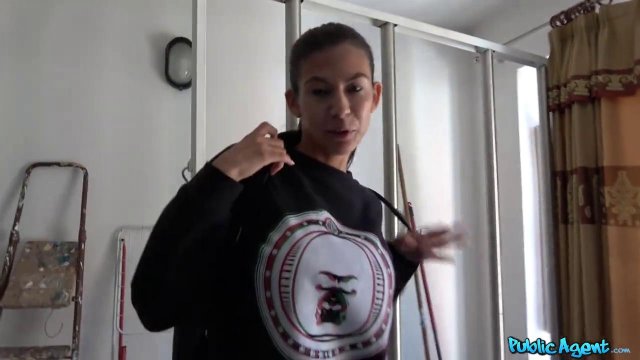 Превью Седой любовник долго и качественно трахал на полу девушку-маляра № 2175