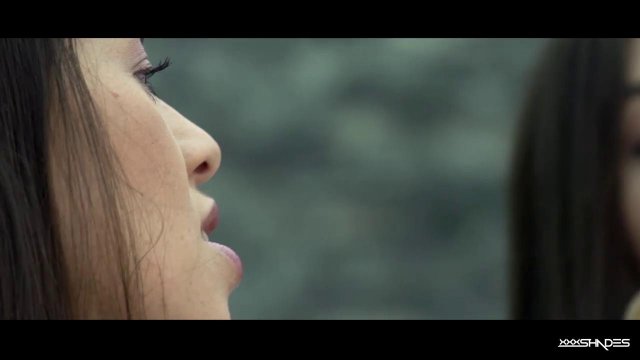 Превью Начальник проводит секс-встречу с секретаршей в чулках у себя на вилле № 2386