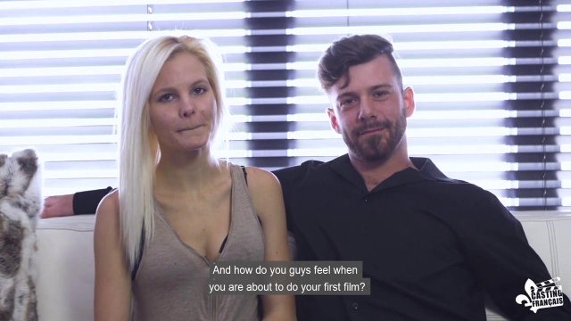 Превью Зрелая блондинка с упругой попкой испытала оргазм, прогнувшись раком № 35094