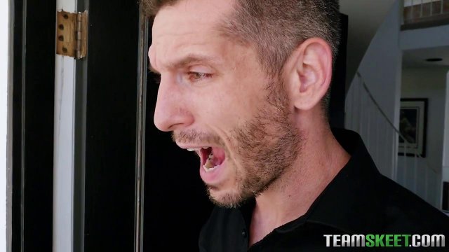 Превью Эта дерзкая шатенка сдала курсовую работу орально № 35290