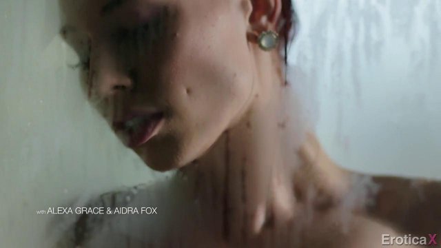 Превью Молоденькая красотка оседлала член своего опытного соседа № 35354