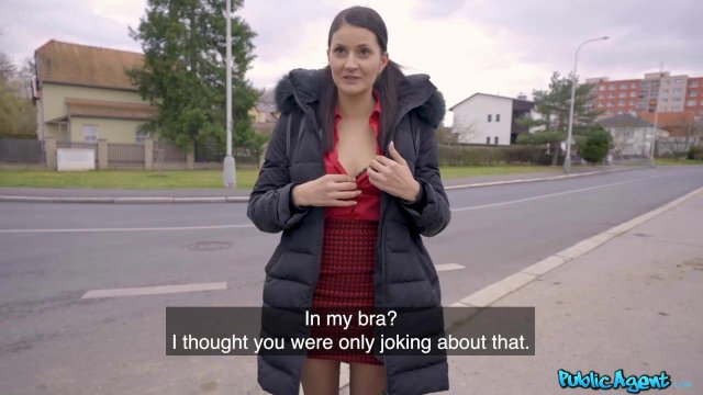 Красивая русская девушка согласилась на жесткий трах за пару баксов