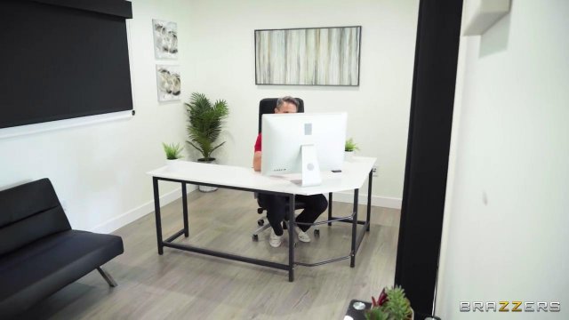 Превью Латинка в очках соблазнила парня на секс от первого лица и дала ему в анал № 38003