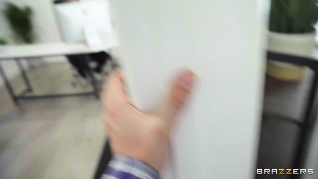 Превью Латинка в очках соблазнила парня на секс от первого лица и дала ему в анал № 38003