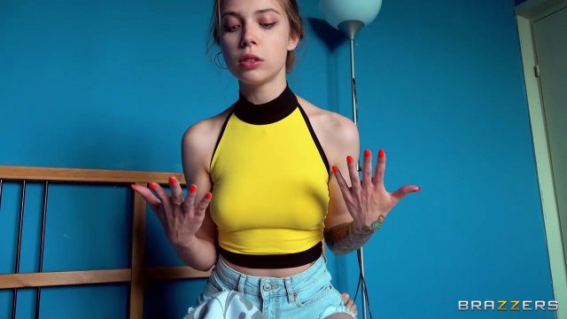 Превью Парень глубоко дал в рот русской поруге и потом трахнул ее в жопу на кровати № 38013