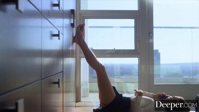 Превью Негр отодрал девушку с маленькими сиськами на просторной кровати № 38102