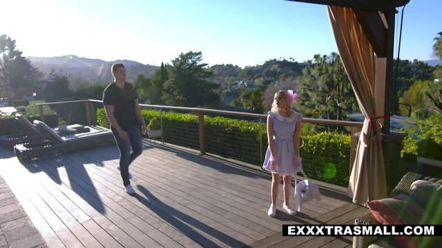 Превью Парень позвал подругу в загородный дом и отодрал ее в писю № 38141