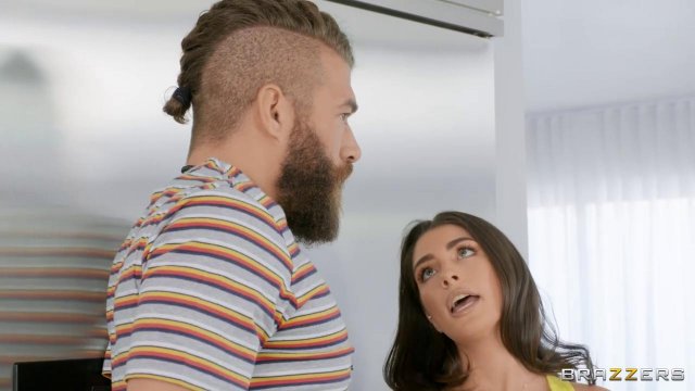 Превью Пока девушка не видит можно трахнуть и ее подругу с сочной попкой № 38154