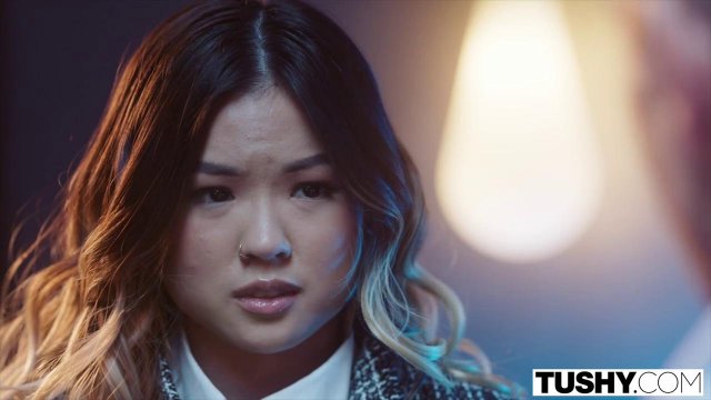 Превью Корейская девушка дает в жопу своему зрелому любовнику № 38178