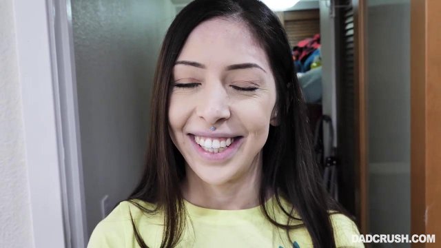 Превью Азиатка струйно кончила от вибратора и бонусом получила член в пилотку № 39400