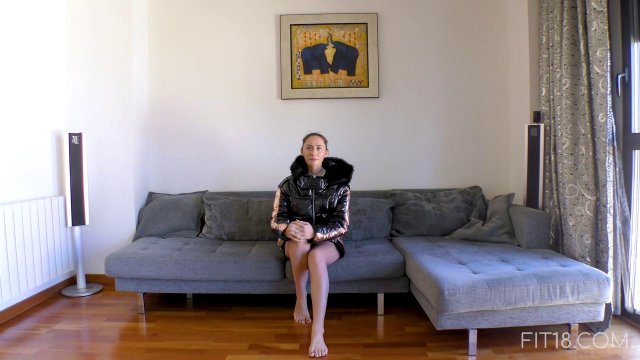 Превью Гимнастка сосет и трахается раком, снимаясь в порно от первого лица № 39401