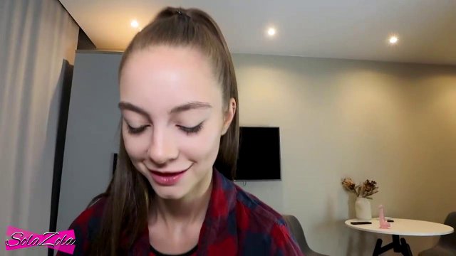 Превью Красотка с длинными волосами минетит своему парню и мастурбирует перед ним киску дилдо № 39451