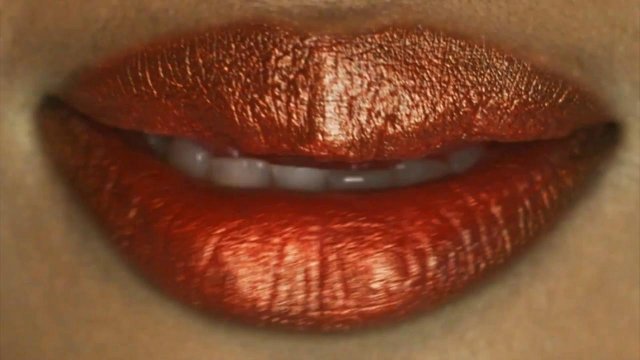 Превью Длинноволосая рыжая телочка прыгает на члене приятеля № 42033