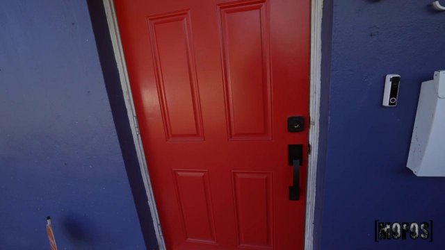 Превью Красотка подставила гладкую киску и получила ствол № 42036