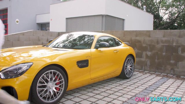 Превью Секс в гараже с красивой соседкой в колготках № 42758