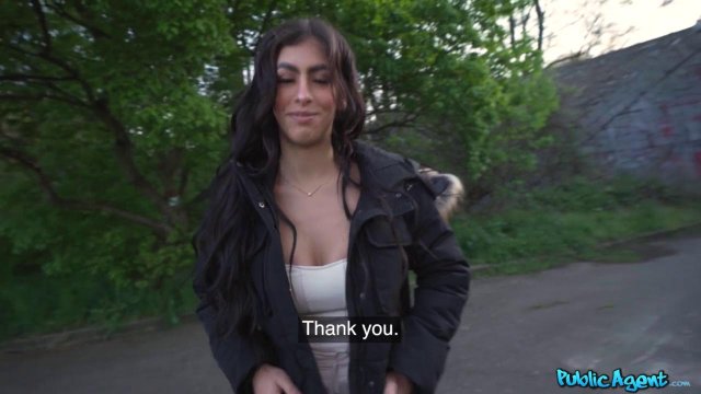 Превью Трахает на улице новую знакомую после первой встречи № 42809