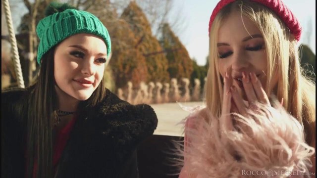 Превью Красотки лижут дырки и трахаются с одним парнем № 42824