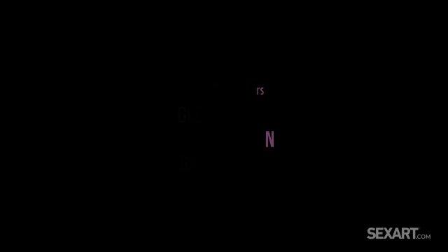 Превью Эротичный лесби секс двух подруг с игрушкой № 42843