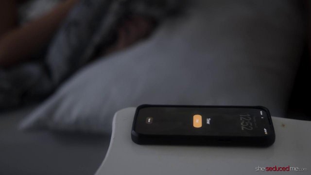 Превью Девушка с длинными волосами красиво трахает лесби № 42854