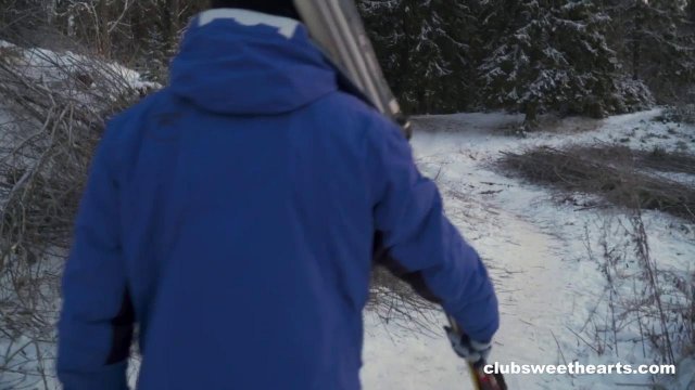 Превью Красотки устроили ЖМЖ зимой с соседом в загородном доме № 42865