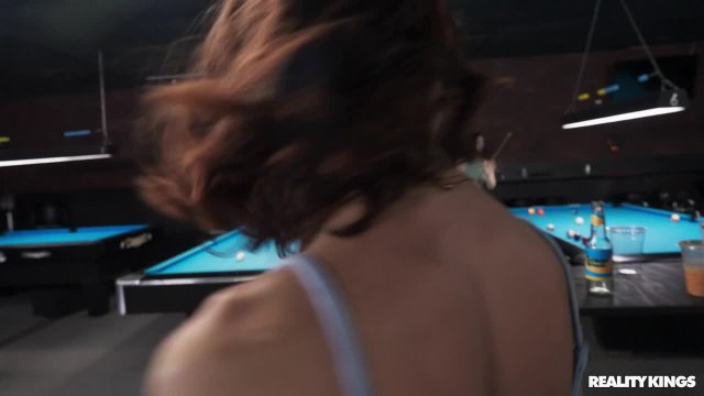 Превью Именно для этих целей она и пришла в бильярдный клуб № 46384